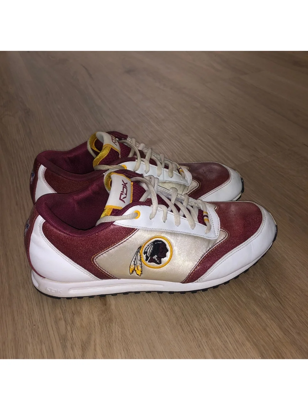 REEBOK WASHINGTON REDSKINS COMMANDERS RB 507 VINTAGE SHOES MENS SZ 7.5 WOMENS 9